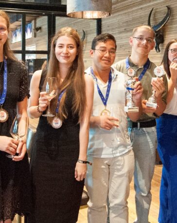 Die Gewinner des diesjährigen Teamcups: v.l.n.r: Lena Brundert, Jenny Kittelmann, Jay Nene, Sandro Savina, Mareike Petralia, Petra Rasic.